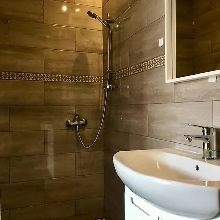 Emilia - У Центрі Міста, Приватне Паркування В Закритому Дворі Apartment