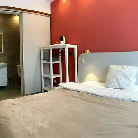 Emilia - у центрі міста, приватне паркування в закритому дворі מוקצ'בה